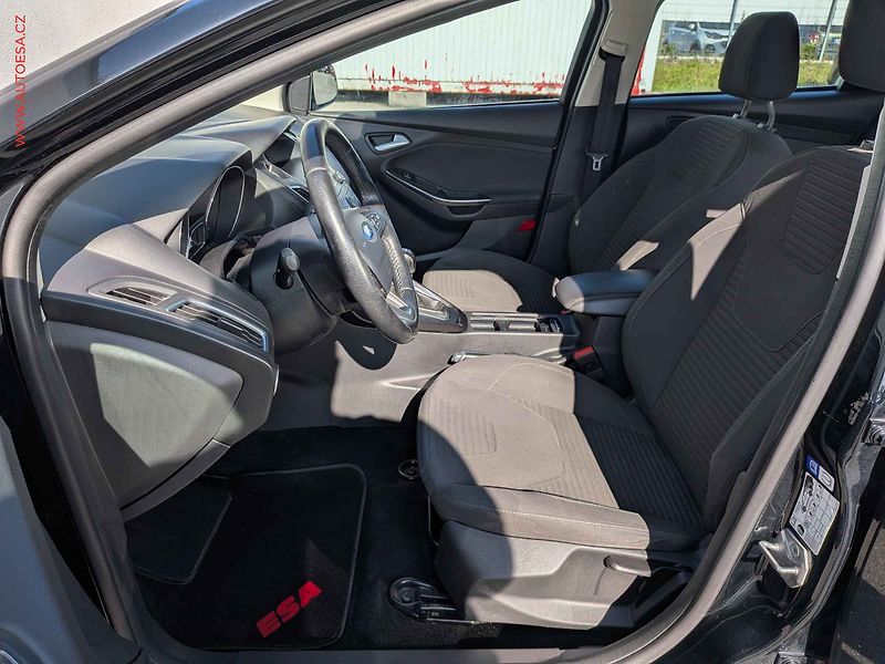 Ford Focus (2015) 1.0EB, AC, TZ, tempo - fotka 9 z 15