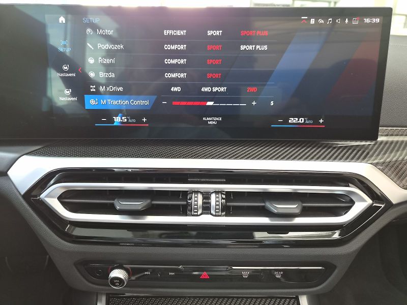 BMW M4 Competiton M xDrive - fotka 25 z 32