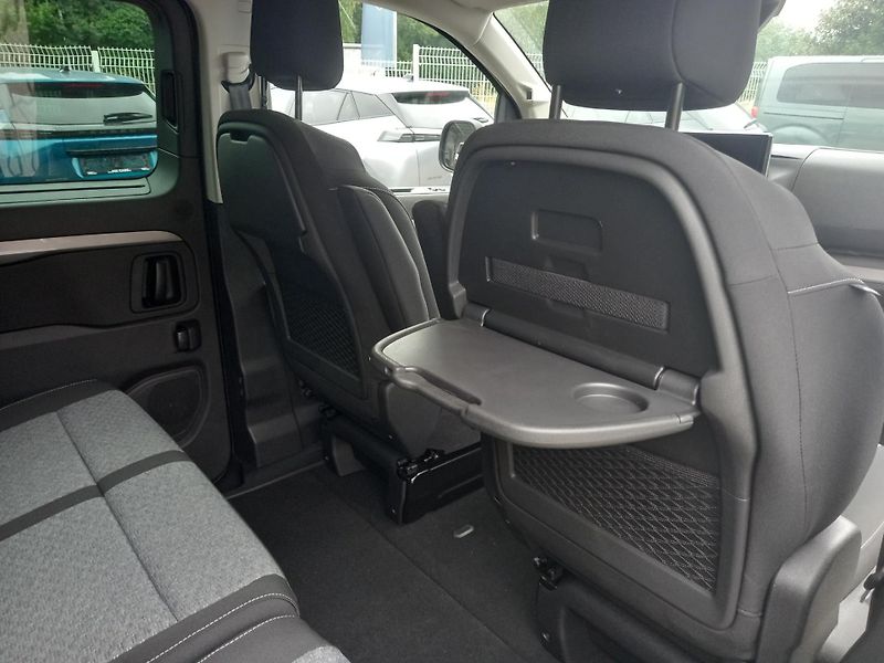 Peugeot Traveller (2026) Active L3 2.2 BlueHDi 150 man - fotka 16 z 32