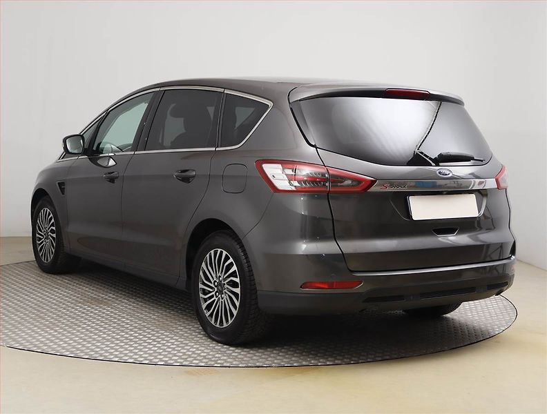 Ford S-MAX (2019) 2.0 EcoBlue, 7 míst, Navi - fotka 4 z 22
