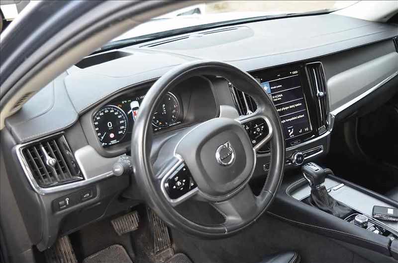 Volvo V90 (2017) CROSS COUNTRY D5 2,0 AWD - fotka 15 z 24