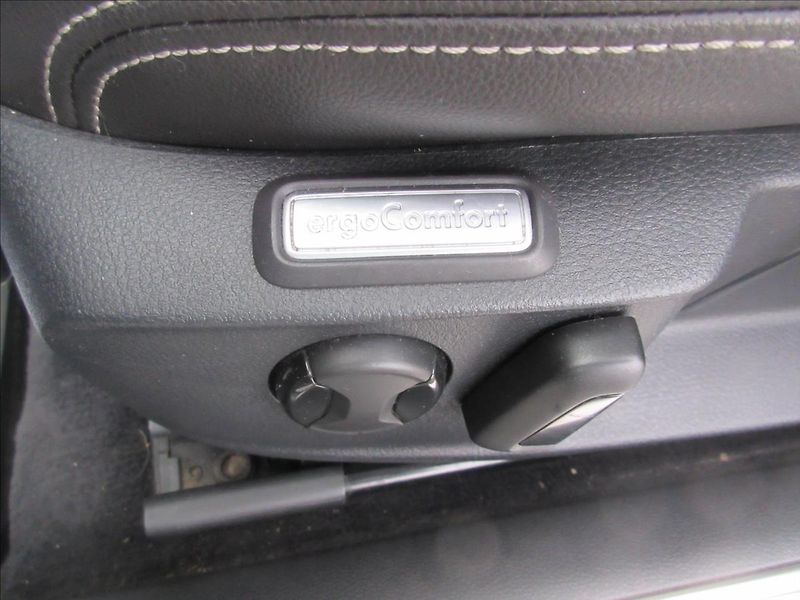 Volkswagen Passat 2,0 TDI DSG 4 Motion Highline - fotka 7 z 20