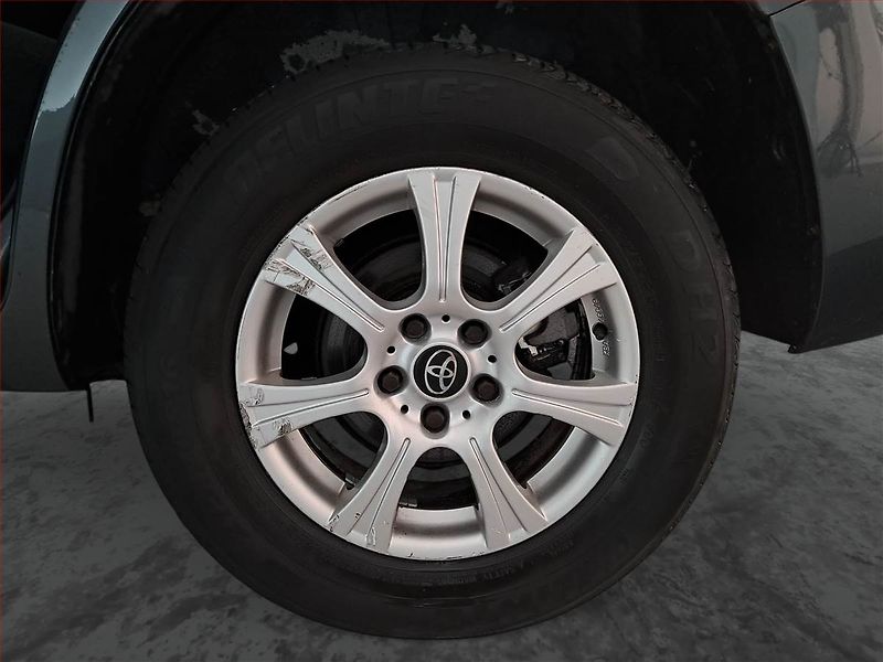 Toyota RAV4 (2006) 2.2 D-4D, 4X4 - fotka 14 z 17