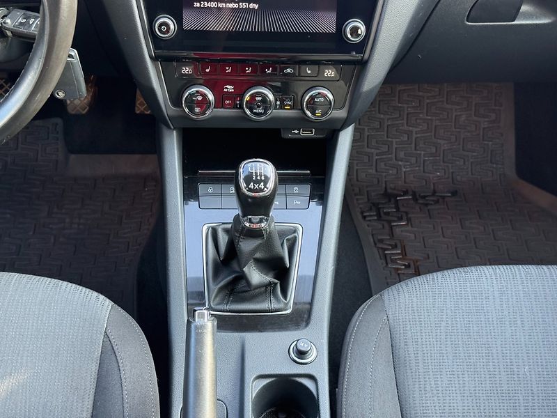 Škoda Octavia (2018) Style 2.0 TDI 4x4 110kW - fotka 21 z 35