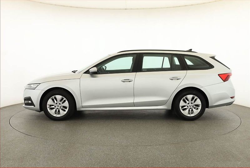 Škoda Octavia (2023) Ambition 2.0 TDI, ČR,1.maj - fotka 3 z 24