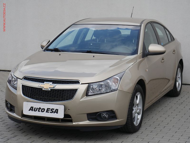 Chevrolet Cruze (2010) 1.6 i, ČR, AC, TZ - fotka 3 z 16