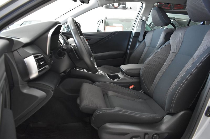 Subaru Outback 2.5i 4WD Active - fotka 10 z 21