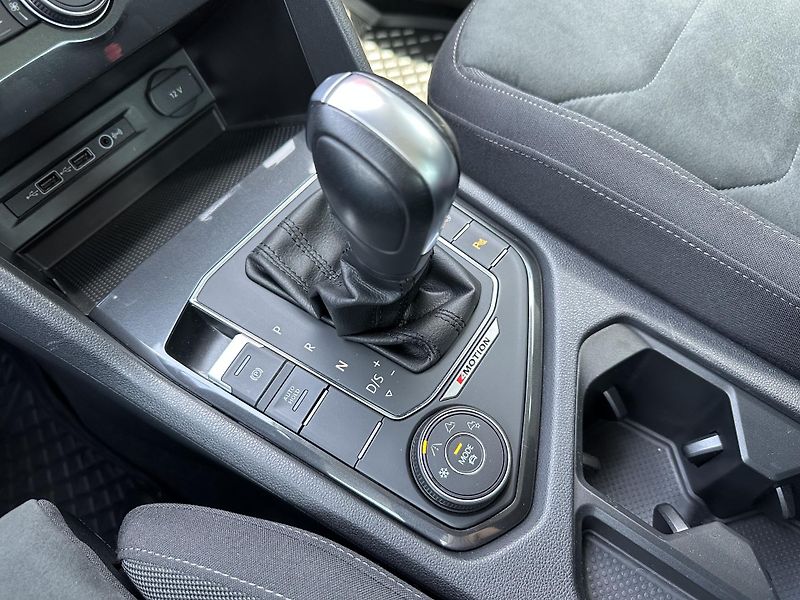 Volkswagen Tiguan 2.0 TSI DSG 4Motion - fotka 17 z 30