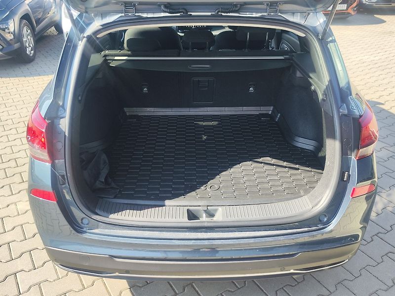 Hyundai i30 1.5 T-GDI/117kW Smart Navi - fotka 9 z 34