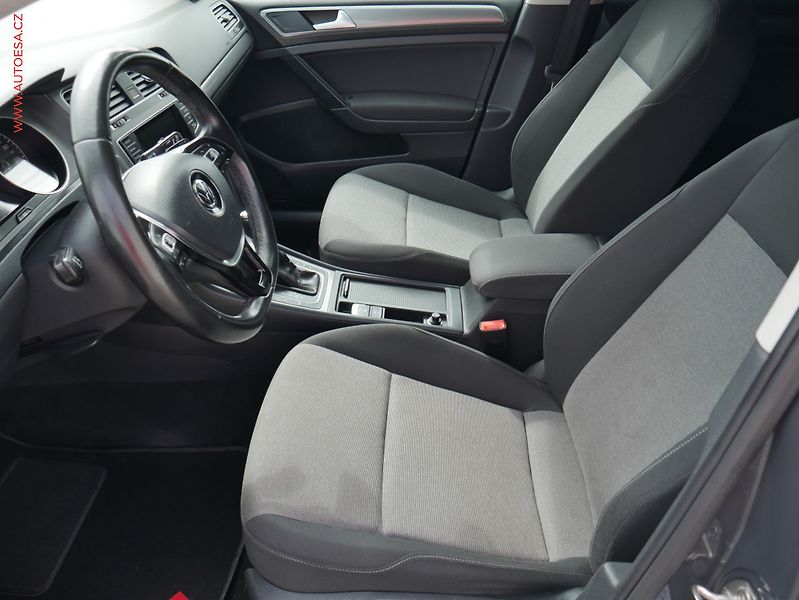 Volkswagen Golf (2014) 1.6 TDi, DSG, TZ - fotka 9 z 22