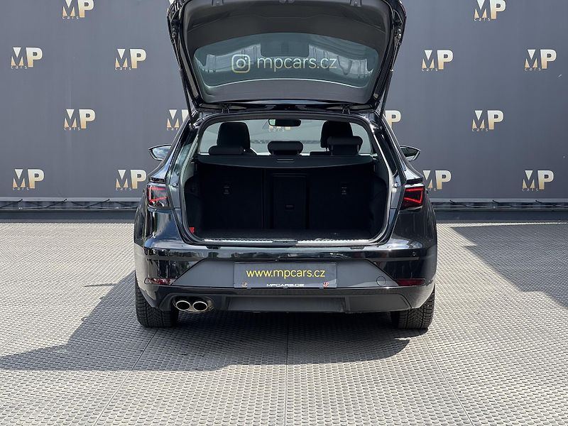 Seat Leon (2018) 1.5TSi MAN FR Virtual PANO RZV - fotka 9 z 52