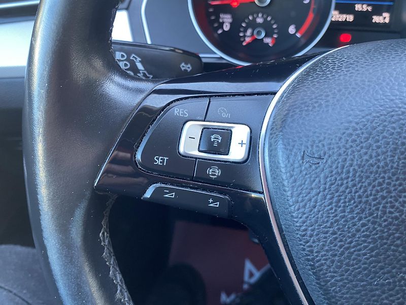Volkswagen Passat (2019) 2,0 TDi Comfortline  - fotka 31 z 49