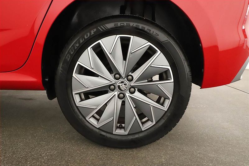 Škoda Kamiq (2022) 1.0 TSI, Serv.kniha, Tempomat - fotka 11 z 17
