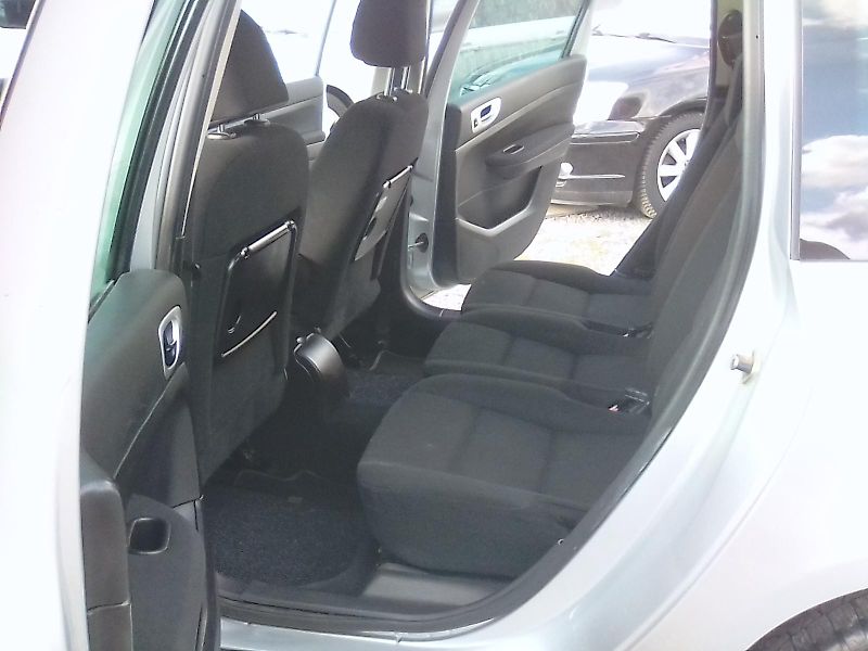 Peugeot 307 (2007) 2.0i 16V  SW , závěs - fotka 27 z 33