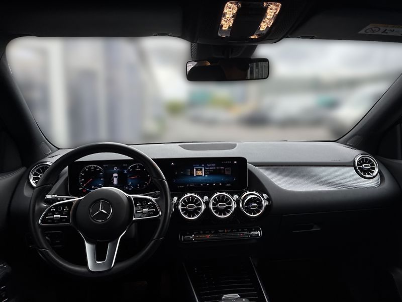 Mercedes-Benz GLA 200 d 4MATIC - fotka 14 z 18
