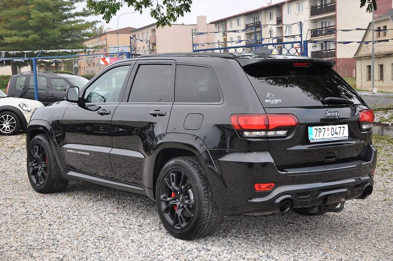 Jeep Grand Cherokee 6.4i SRT 344kW LPG!!! - fotka 4 z 23