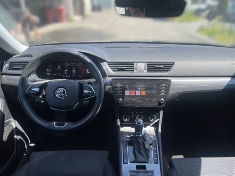 Škoda Superb 2,0 TDI 147 Style DSG - fotka 9 z 11