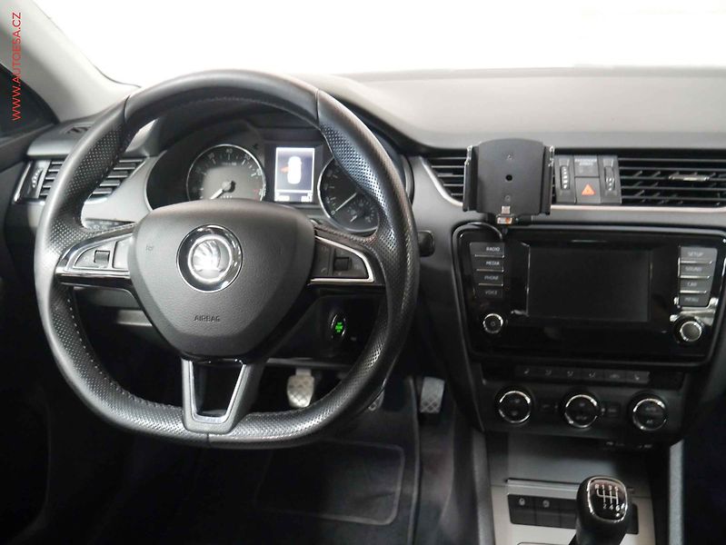 Škoda Octavia (2014) 1.4 G-TEC, ČR, bixen, autoAC - fotka 11 z 18