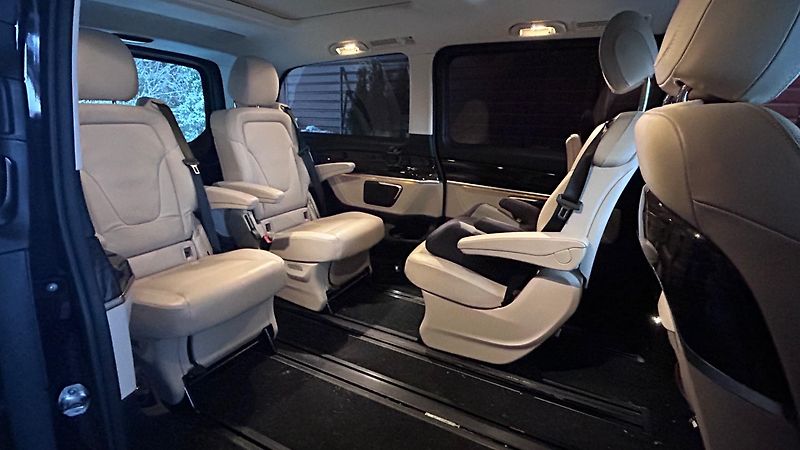 Mercedes-Benz Třídy V (2023) 300 Exclusive L 4M AIR LEDNICE - fotka 16 z 46