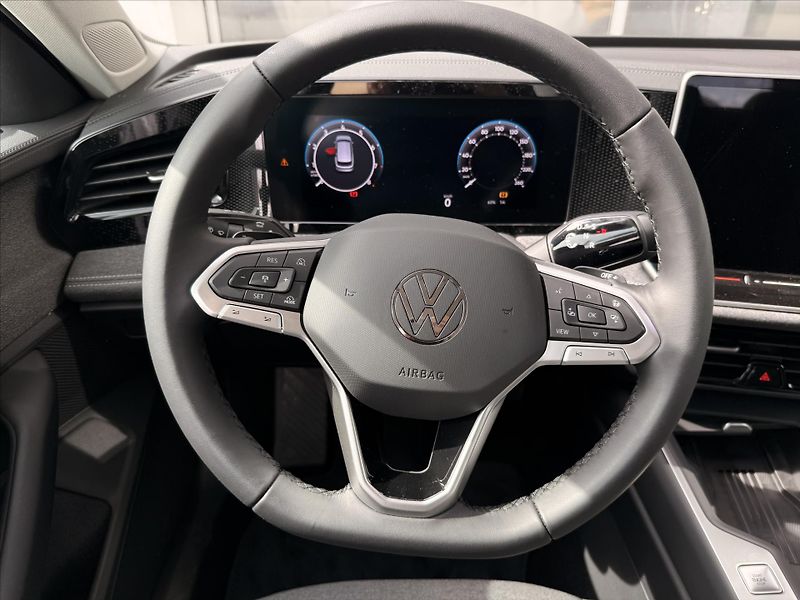Volkswagen Passat (2025) 1,5 eTSI 110 kW mHEV - fotka 17 z 19
