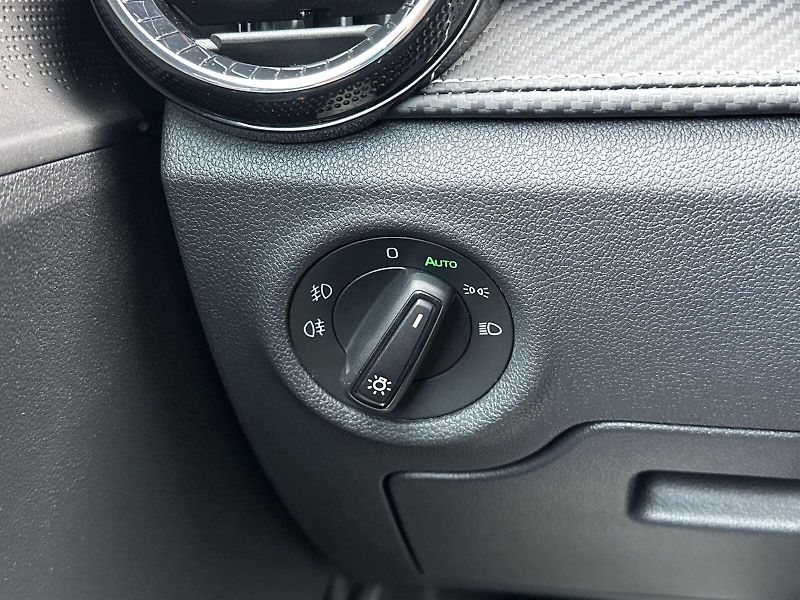 Škoda Fabia (2022) 1.0 TSI Monte Carlo - fotka 17 z 32