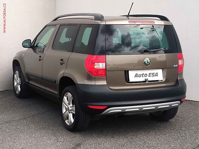 Škoda Yeti (2012) 1.2 TSi, Family, xenon - fotka 6 z 18