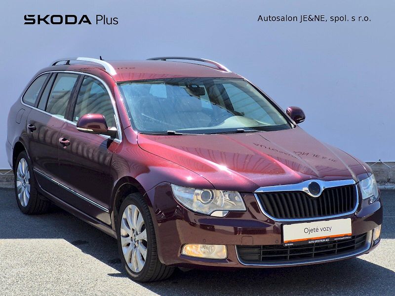 Škoda Superb (2010) Elegance 2.0 TDI 103kW Combi - fotka 6 z 22