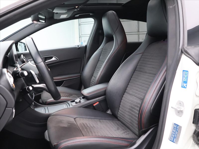 Mercedes-Benz CLA 2,1 220CDI 130kW 4MATIC CZ - fotka 12 z 39