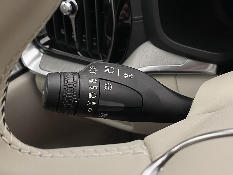 Volvo S60 B5 AWD DARK ULTIMATE REZERVACE - fotka 21 z 57