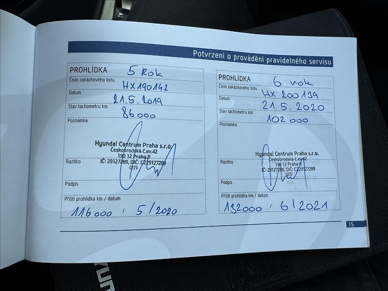Hyundai i30 1,6 CRDI Premium AT ČR - fotka 25 z 28