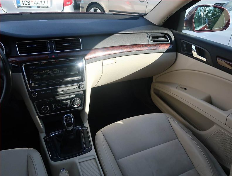 Škoda Superb (2010) 2.0 TDI, Serv.kniha, Xenony - fotka 8 z 21