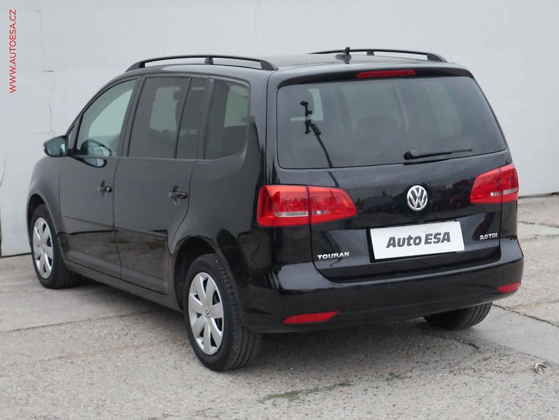 Volkswagen Touran (2014) 2.0TDi, DSG, park.asist - fotka 4 z 16