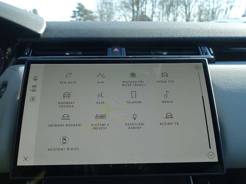Land Rover Range Rover Velar 3,0 Dynamic SE D300 - fotka 28 z 41