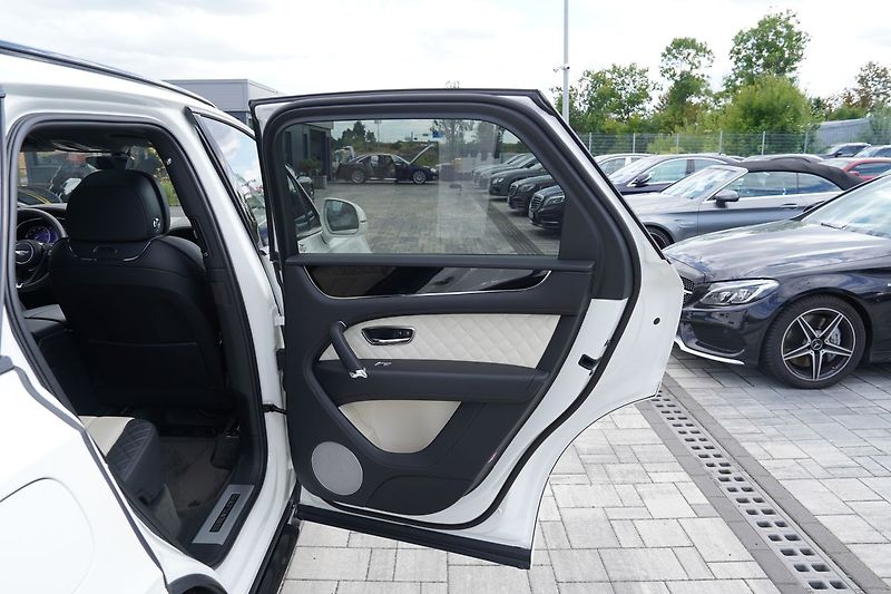 Bentley Bentayga 4.0i V8, Mulliner, ČR, DPH - fotka 24 z 51