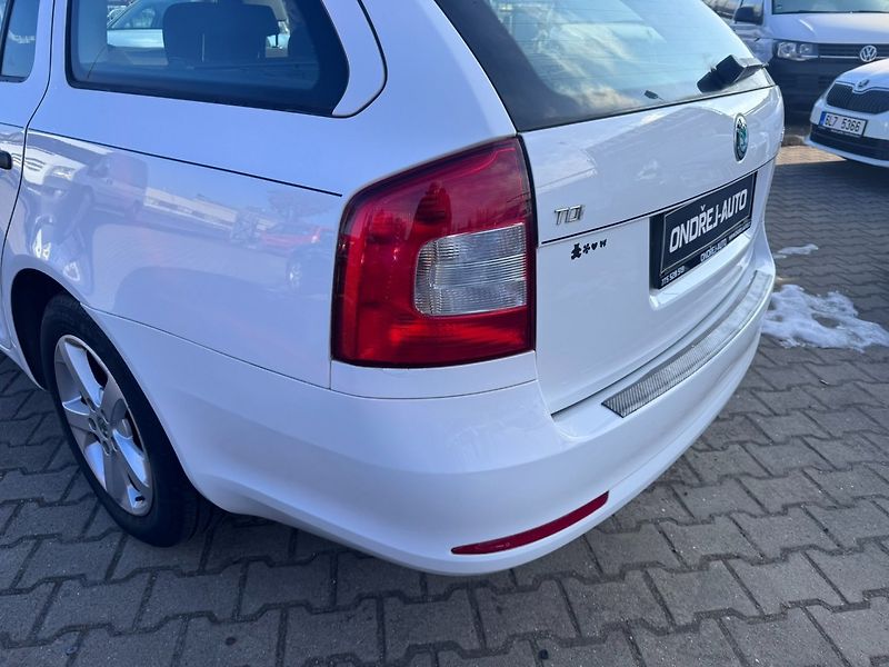 Škoda Octavia (2011) 1,6 TDI 77 KW ITÁLIE STK - fotka 13 z 47