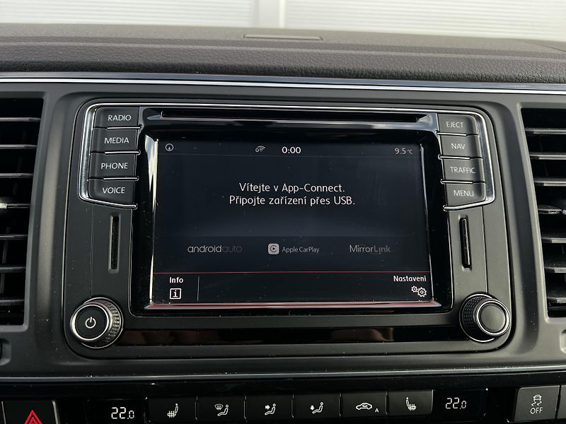 Volkswagen Multivan 2.0TDI 150kW DSG 4x4 Long TZ - fotka 15 z 23