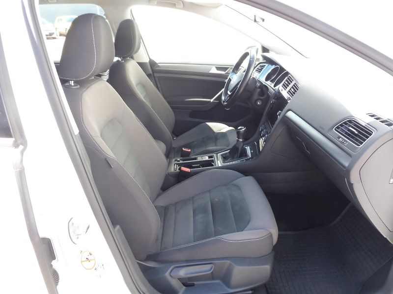 Volkswagen Golf (2019) Maraton Edition 1,5 TSI 96kW - fotka 9 z 25