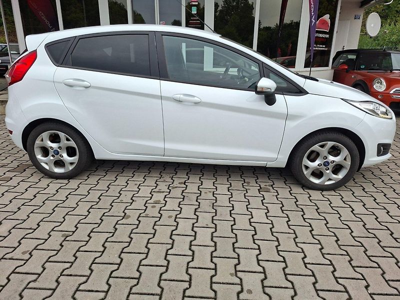Ford Fiesta (2016) 1.25i 60kW -PARK.KAMERA - fotka 8 z 35