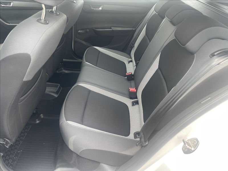 Škoda Fabia 1,4 TDi 66kw Klima FrontAssist - fotka 8 z 32