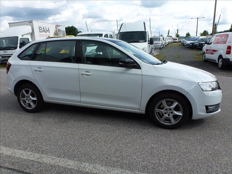 Škoda Rapid 1,4 TSI DSG Automat Spaceback - fotka 7 z 47