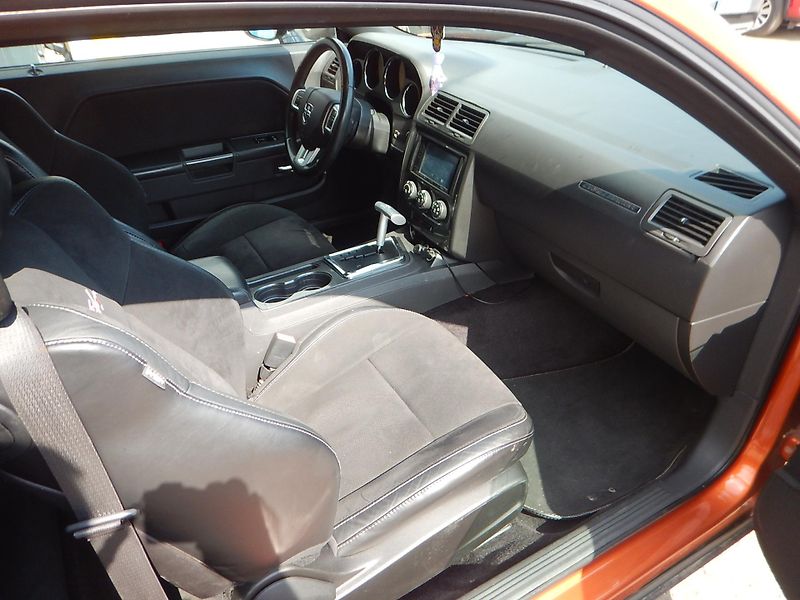 Dodge Challenger 3.6i, AUTOMAT, LPG - fotka 13 z 23
