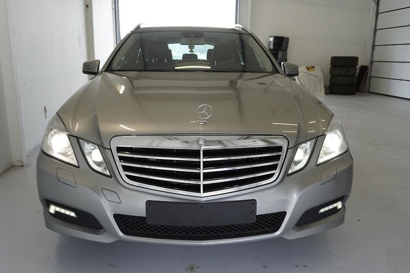 Mercedes-Benz Třídy E (2009) E350 3,0 CDI AVANTGARDE AUT. - fotka 2 z 26