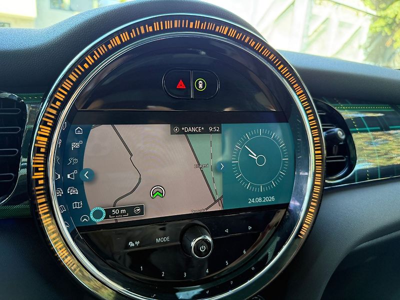 Mini Cooper SE 135kW ACC / Edice Mosaert - fotka 19 z 34