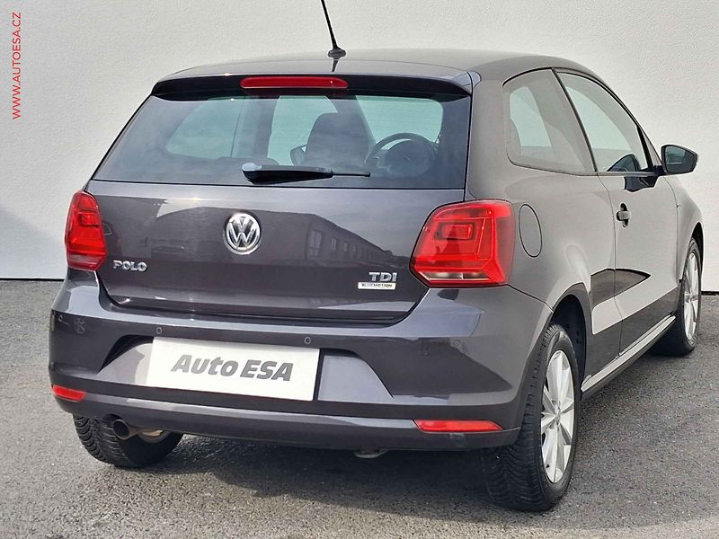 Volkswagen Polo (2015) 1.4 TDi, Lounge - fotka 4 z 18