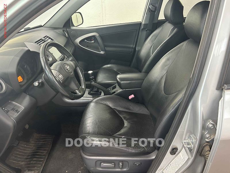 Toyota RAV4 (2007) 2.2. D-CAT 4x4, kůže, autoAC - fotka 3 z 3