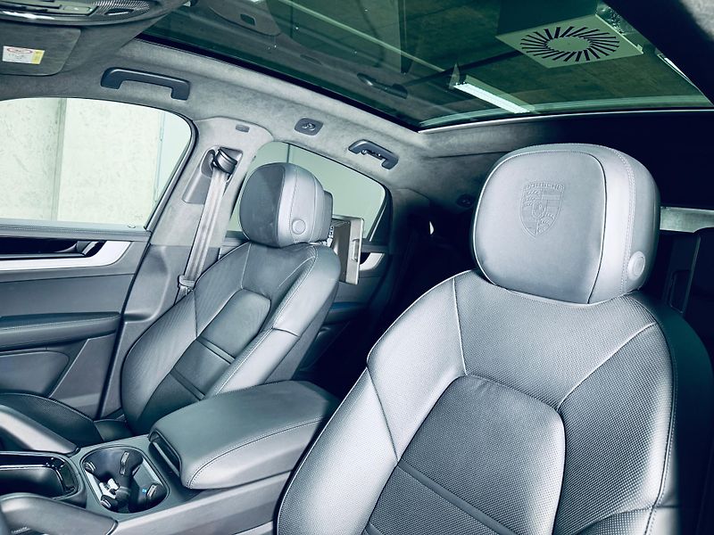 Porsche Cayenne (2024) S Coupe SPORTDESIGN MASAZ 3xTV - fotka 33 z 45