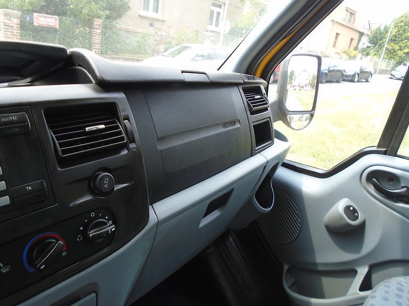 Ford Transit (2013) 2.2 TDCi Valník DC 6 míst - fotka 23 z 30