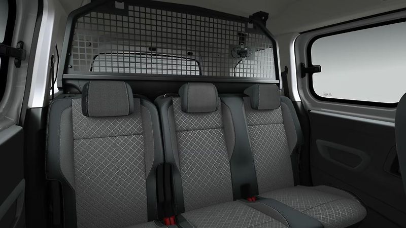 Opel Combo (2026)  Combi EditionPlus L2 1,2T MT6 - fotka 6 z 7