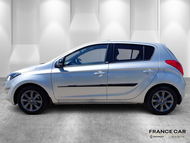Hyundai i20 (2014) 1,25i 63 kW Family Go - fotka 8 z 24