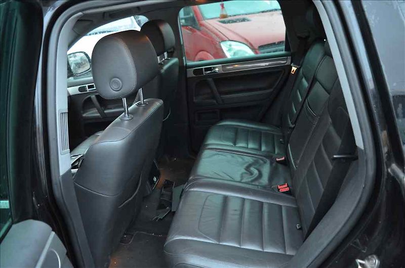 Volkswagen Touareg (2008) 2,5 TDI - fotka 14 z 19